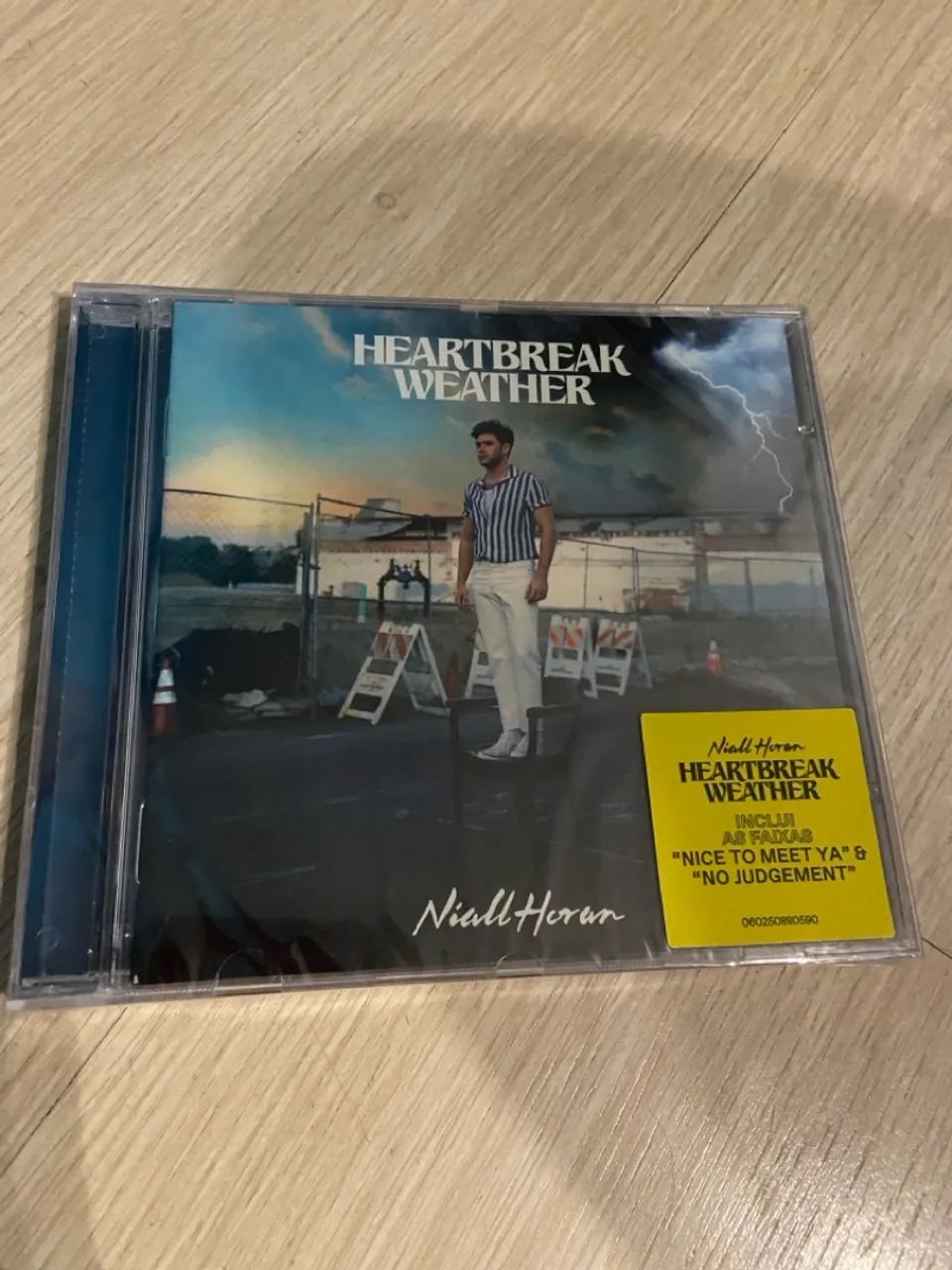 CD Heartbreak Weather - Niall Horan