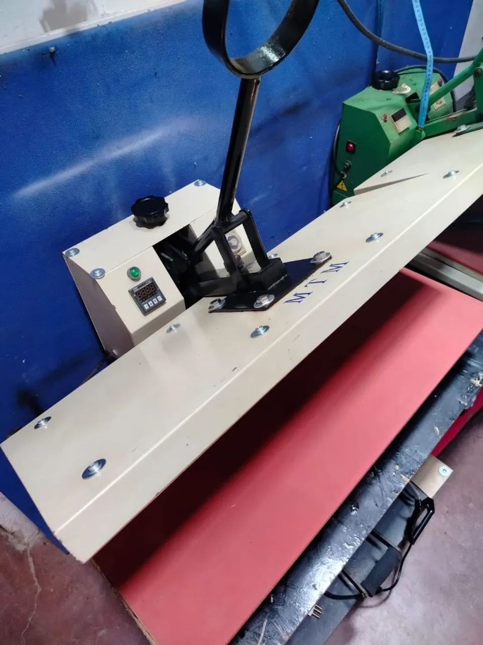 Prensa Térmica plana tamanho 82x32 completa com manta de silicone  - Foto 3