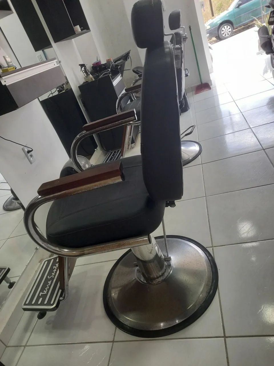 Vendo uma cadeira e um espelho em ótimo estado  - Foto 3