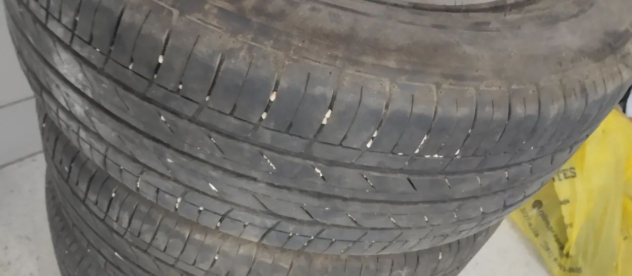 Pneu Bridgestone 215/60 R16 - Foto 4