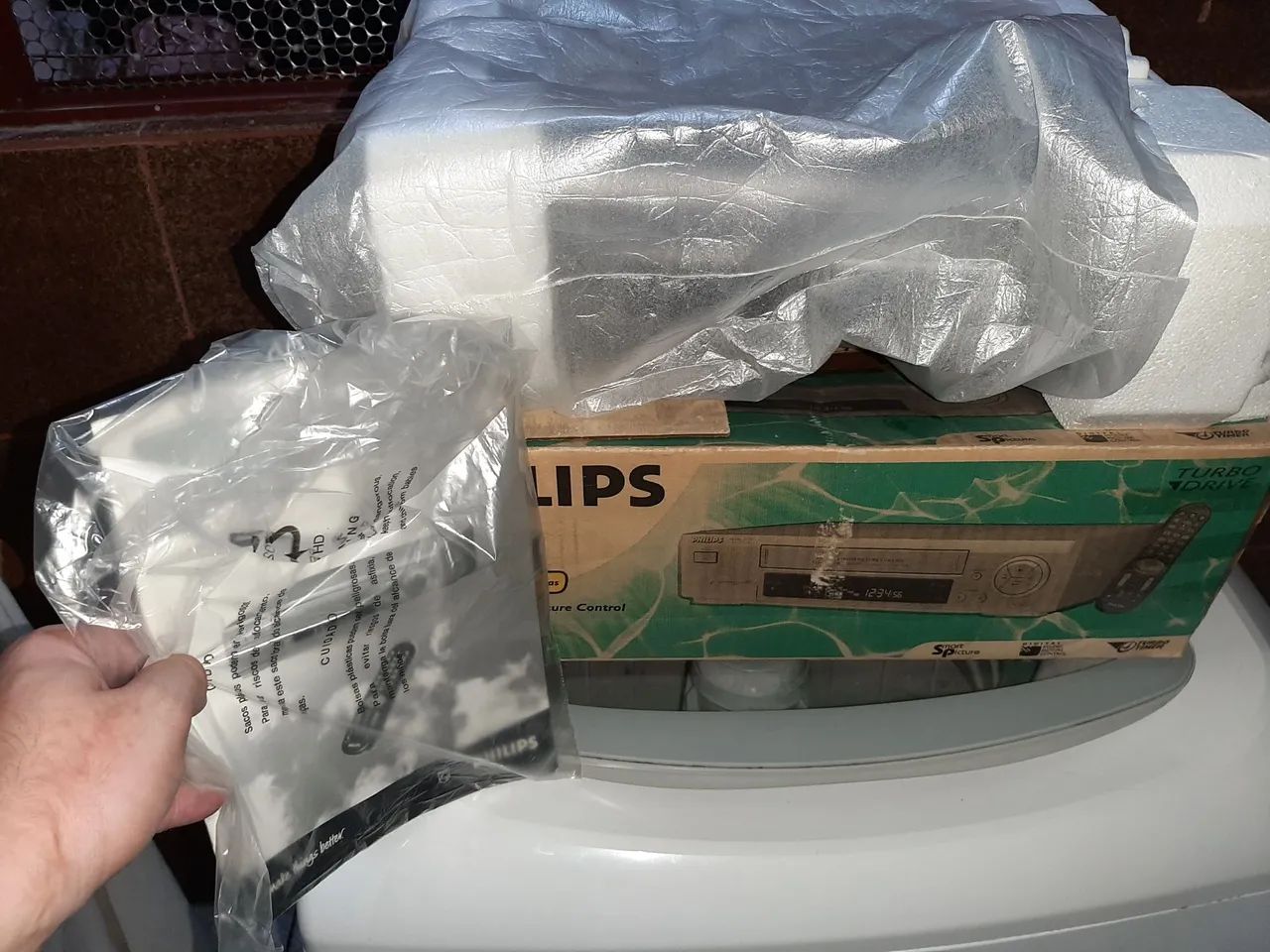 Vídeo Cassete Philips com Turbo Drive e Smart Picture