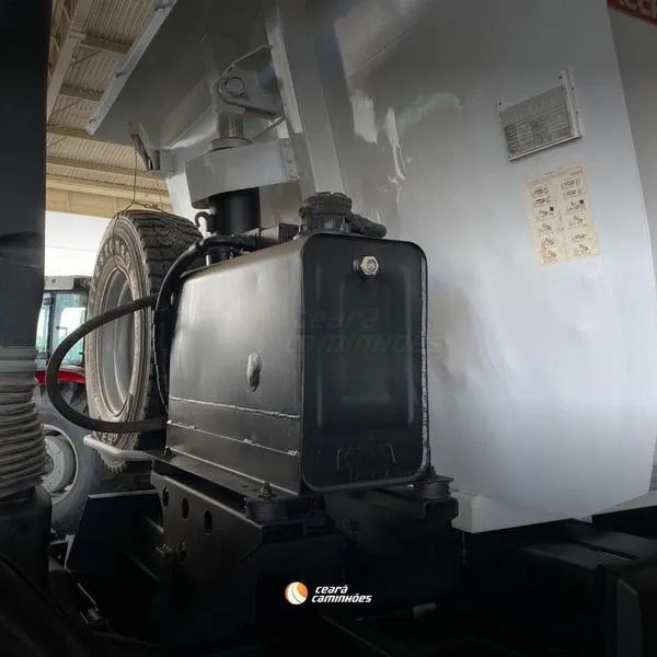 VOLKSWAGEN 31.320 CNC 6X4 2011 - Foto 9