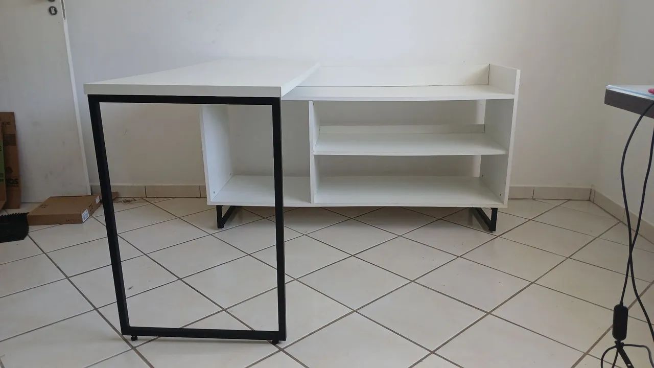 Escrivaninha de Canto com Estrutura em Metal - Foto 3
