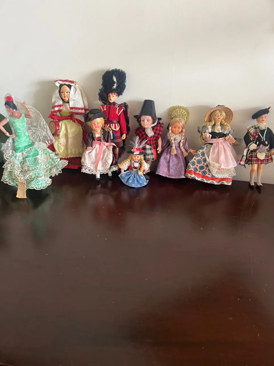 Coleção de Bonecas de Trajes Típicos europeus 