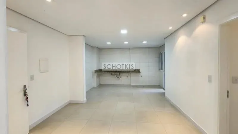 IMOBILIÁRIA SCHOTKIS VENDE APARTAMENTO DE 03 DORMITÓRIOS REFORMADO TIPO GARDEN, TÉRREO, DE
