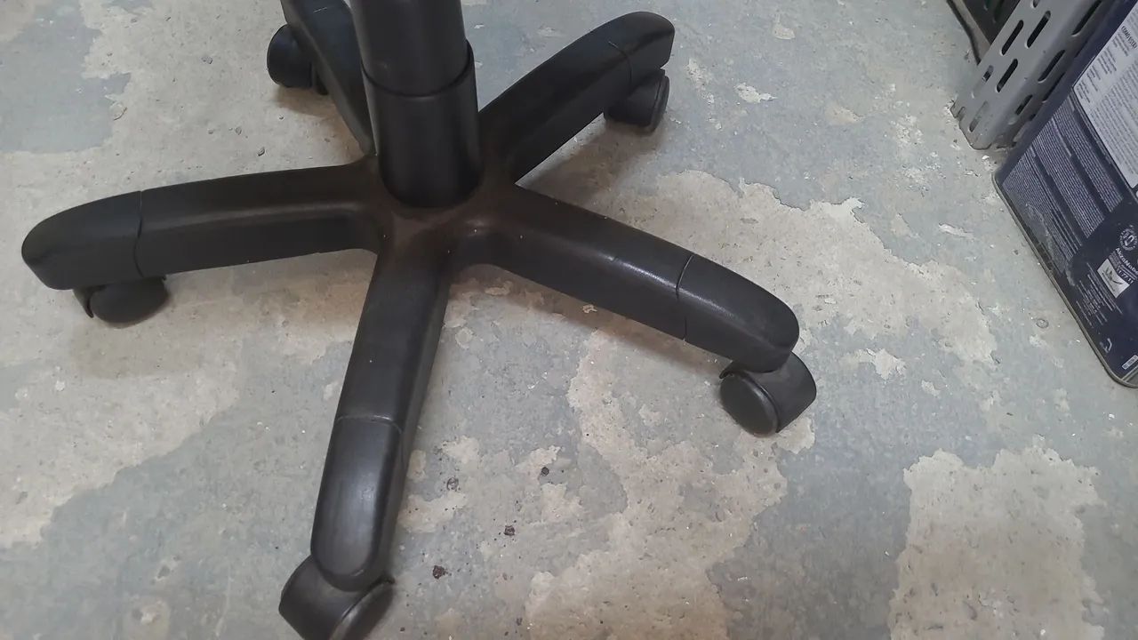 Cadeira de Escritório Giratória com Rodas - Foto 2