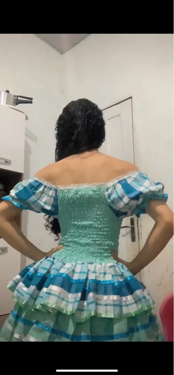 alugo ou vendo vestido junino
