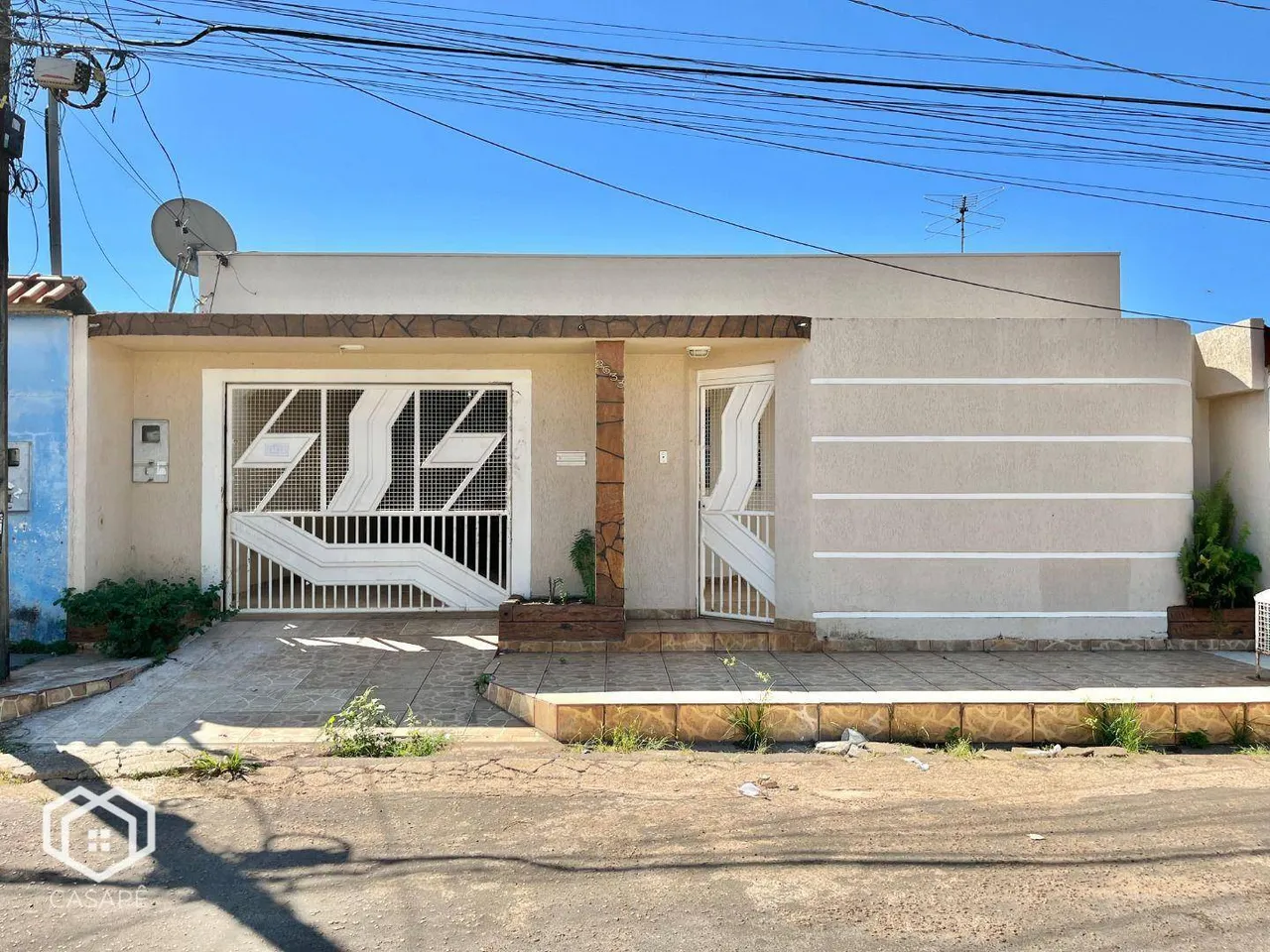 Casa com 3 dormitórios para alugar por R$ 2.254,41/mês - Cohab - Porto Velho/RO
