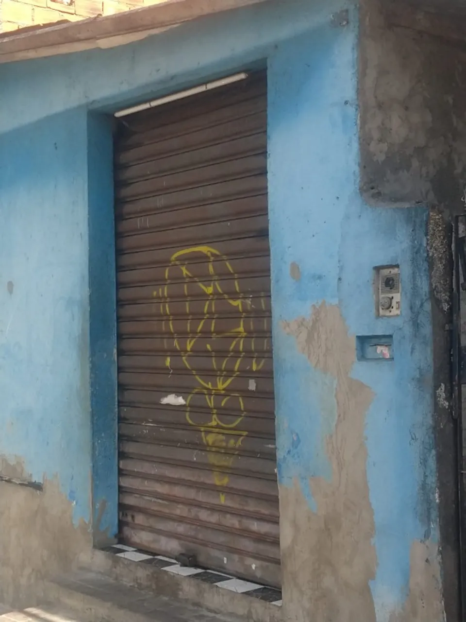 Aluga se um ponto para comércio na avenida principal de Barueri