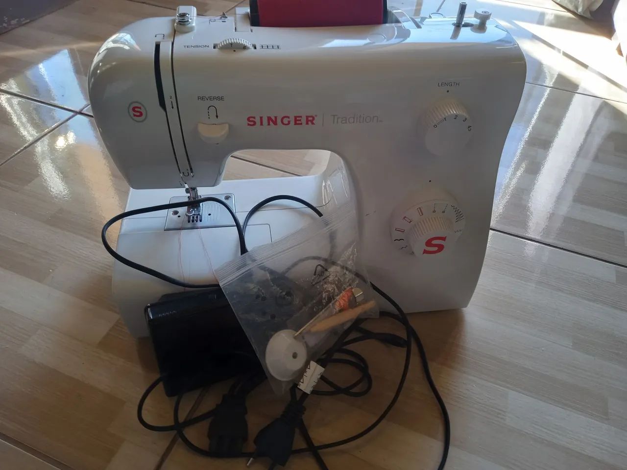 Máquina de Costura Singer Tradition