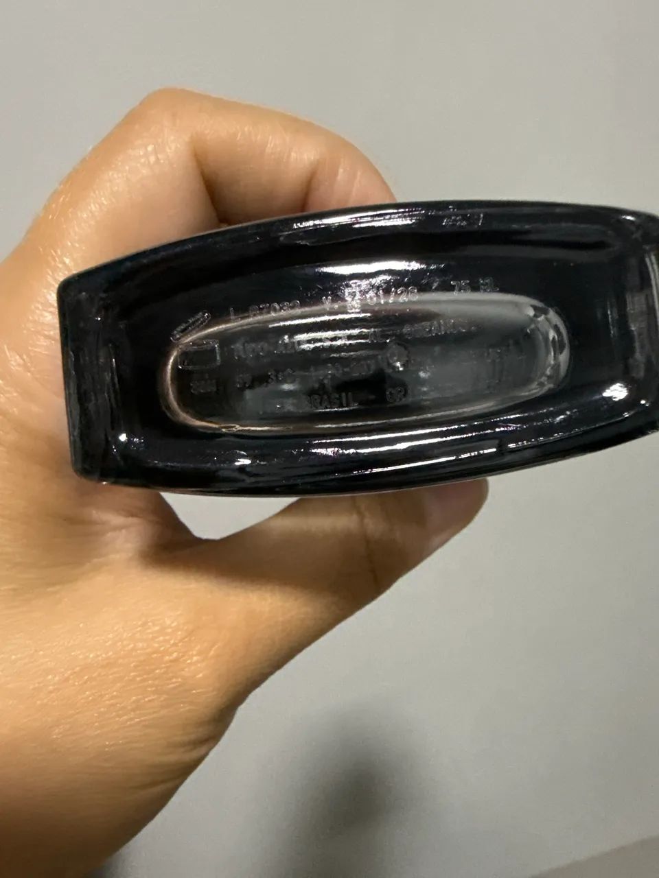 Frasco original vazio O.U.i Iconique 001 com tampa. - Foto 3