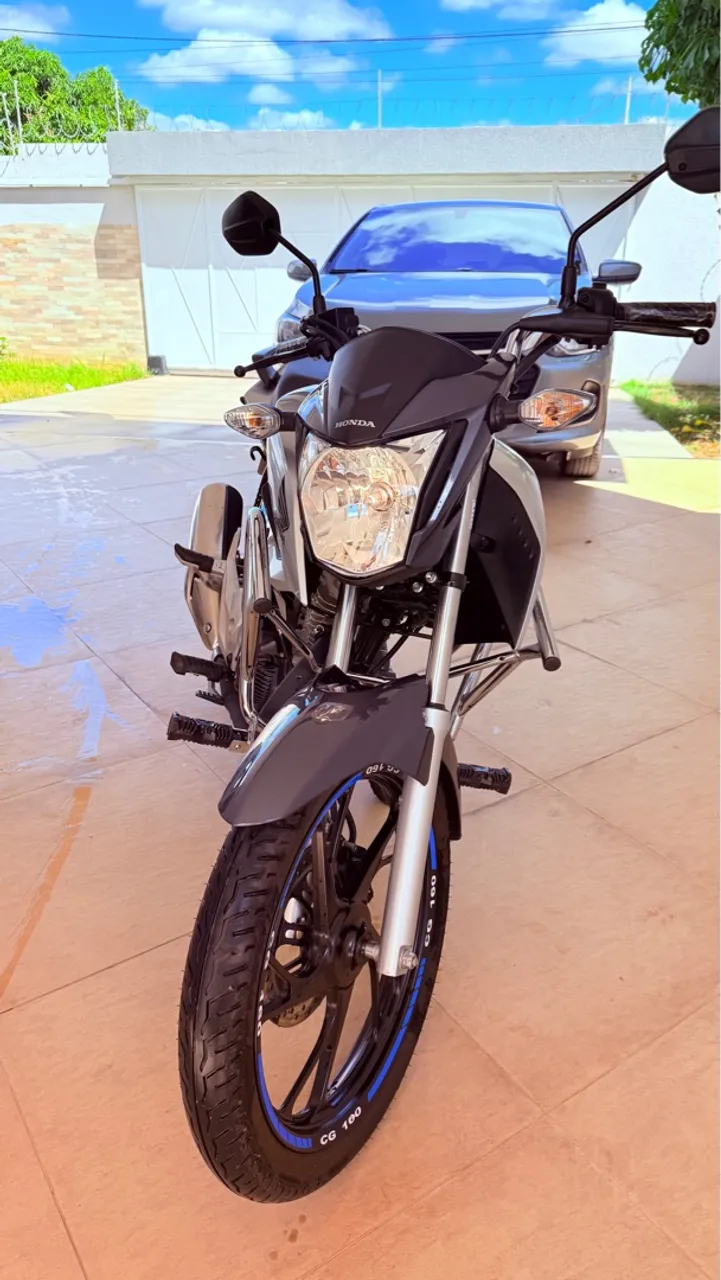 Titan 2022 com 450km rodados