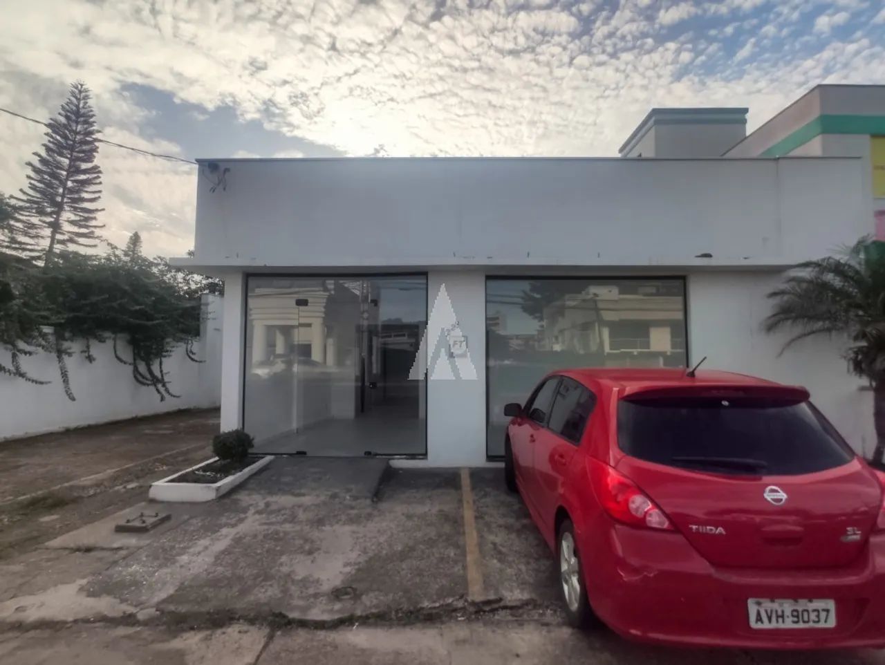 Loja para alugar por R$ 4600.00, 156.00 m2 - BUCAREIN - JOINVILLE/SC
