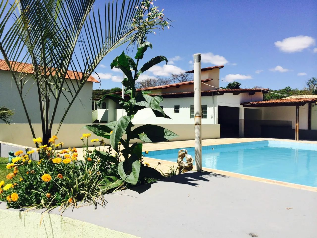 Casa para  fins comerciais alugo
