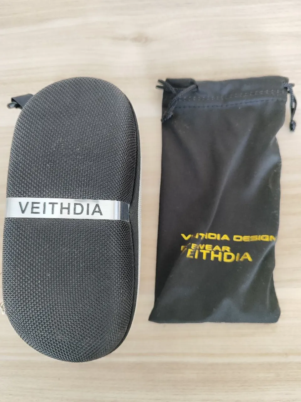 Estojo e Flanela Veithdia - Proteção e Estilo para seus Óculos