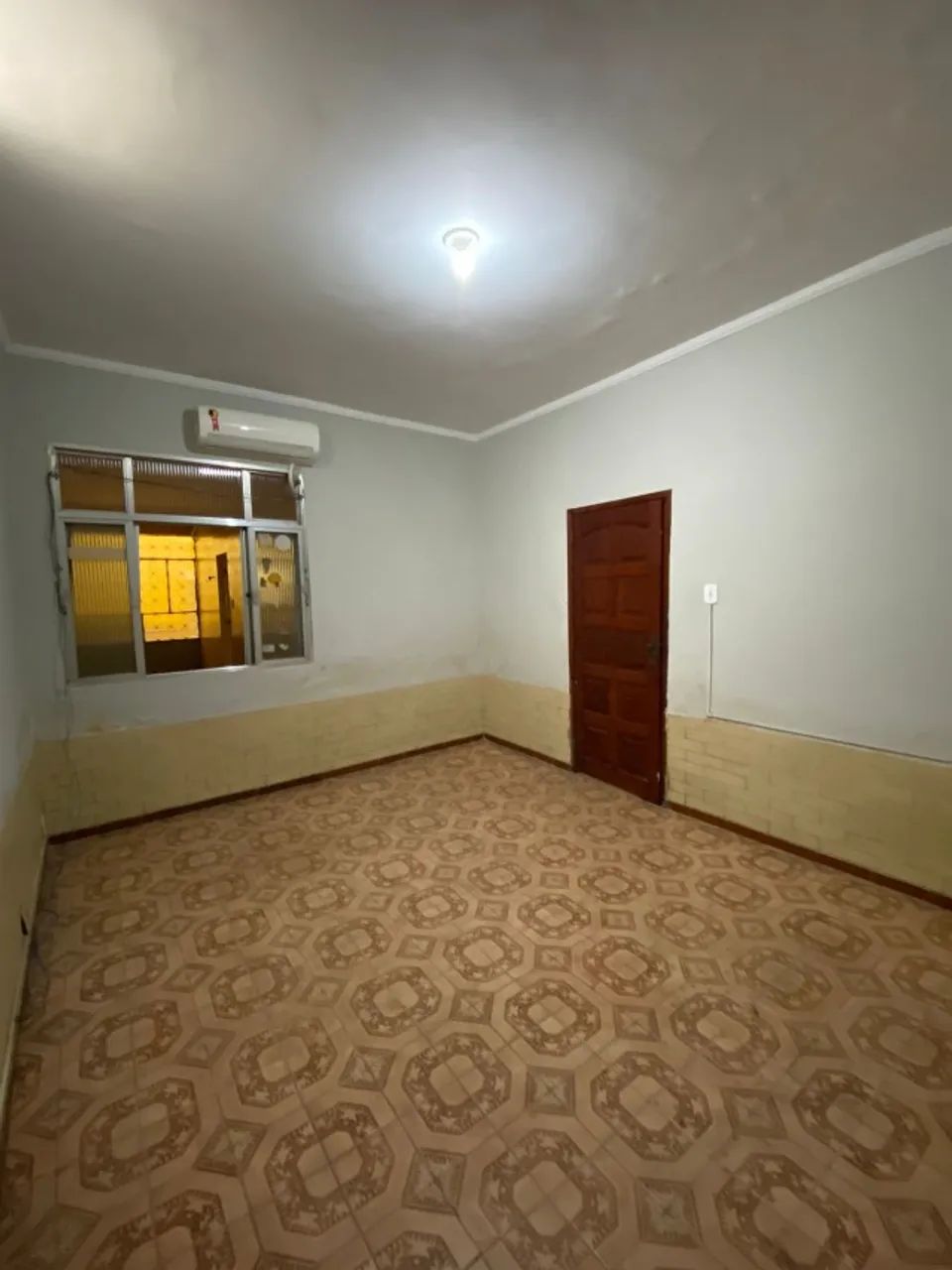 Ótima casa, 2 andares, com piscina - Foto 4