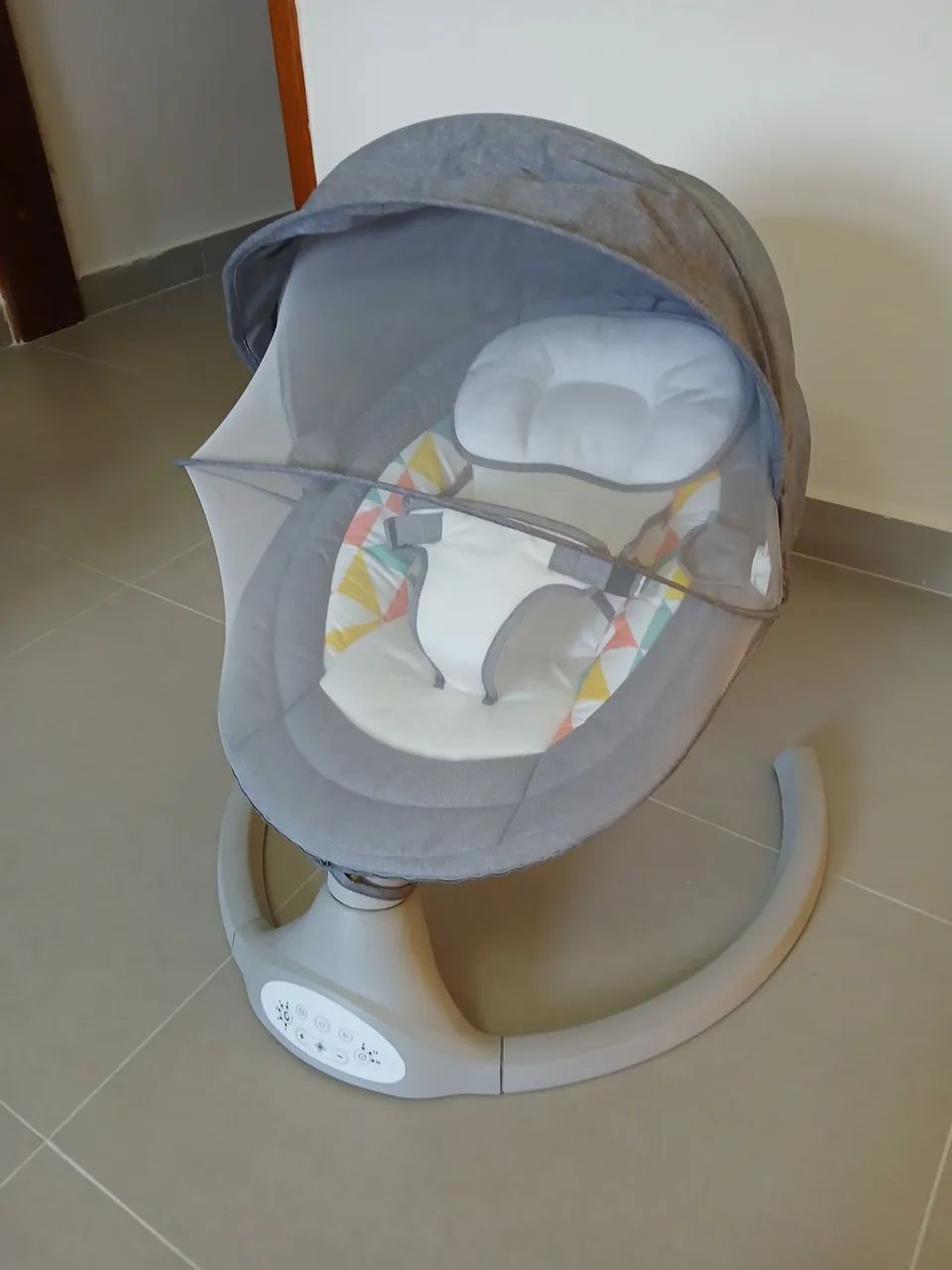 Balanço para bebê com mosquiteiro