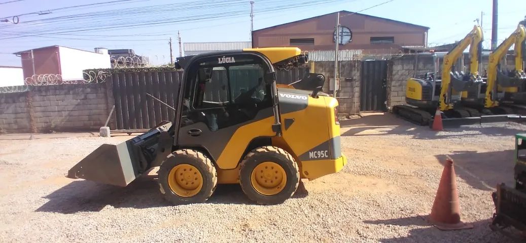 aluguel mini carregadeira - Foto 6