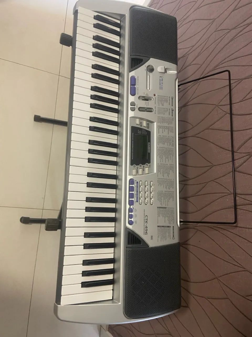 Teclado Casio CTK-496 + Suporte - Foto 2