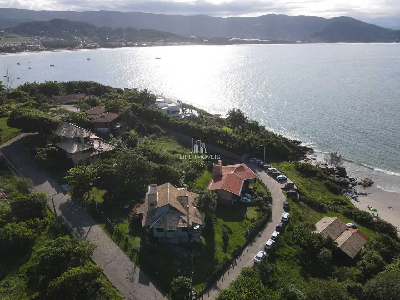 Casa beira-mar à venda em Garopaba/SC na Praia da Vigia com 3 quartos e 2 kitnets - Foto 5