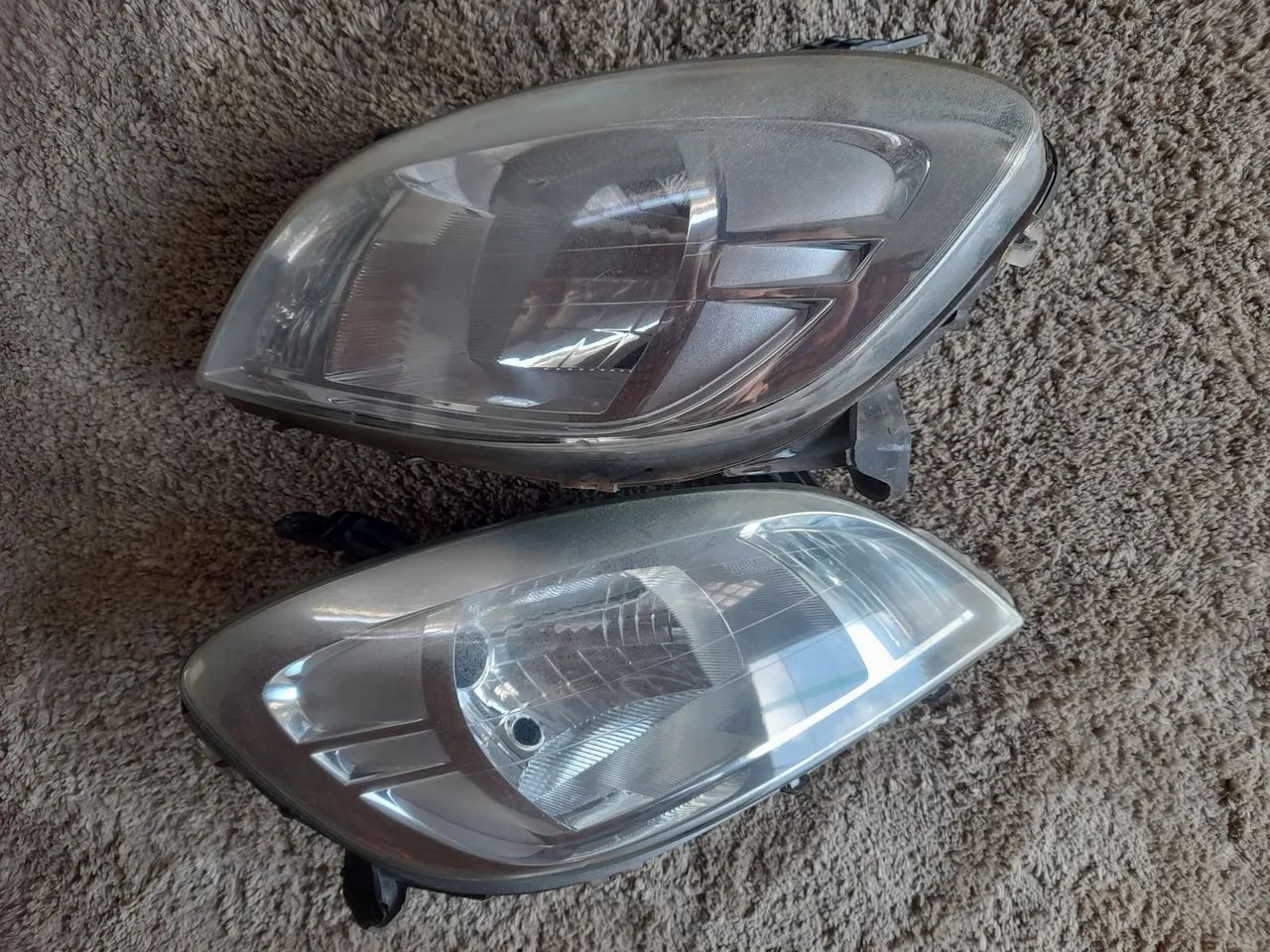 Venda de farol Prisma Max 2010 e 2011
