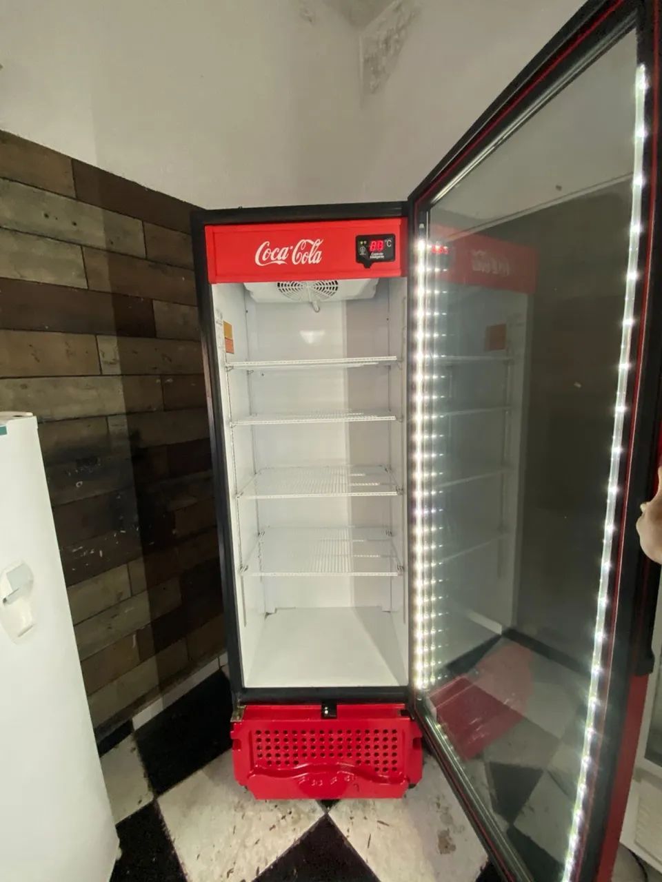 Expositora de bebidas coca porta de vidro 110v  - Foto 5