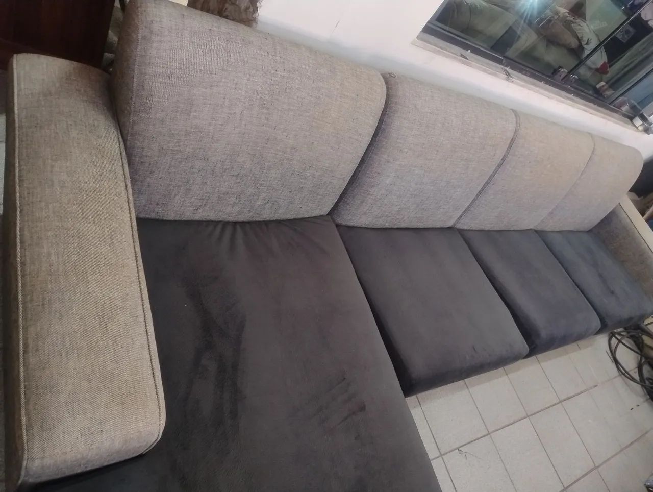 Sofá em Tecido com Chaise Grande - Foto 2