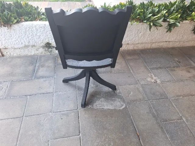 cadeira de balanco antiga madeira de lei - Foto 3