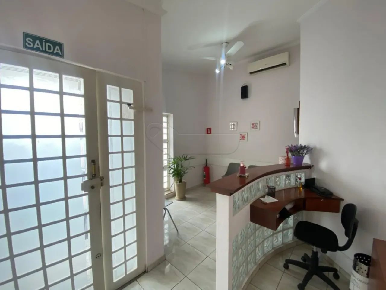 Sala Comercial Com 1 Banheiro Para Locação No Centro De Limeira/Sp - Foto 2