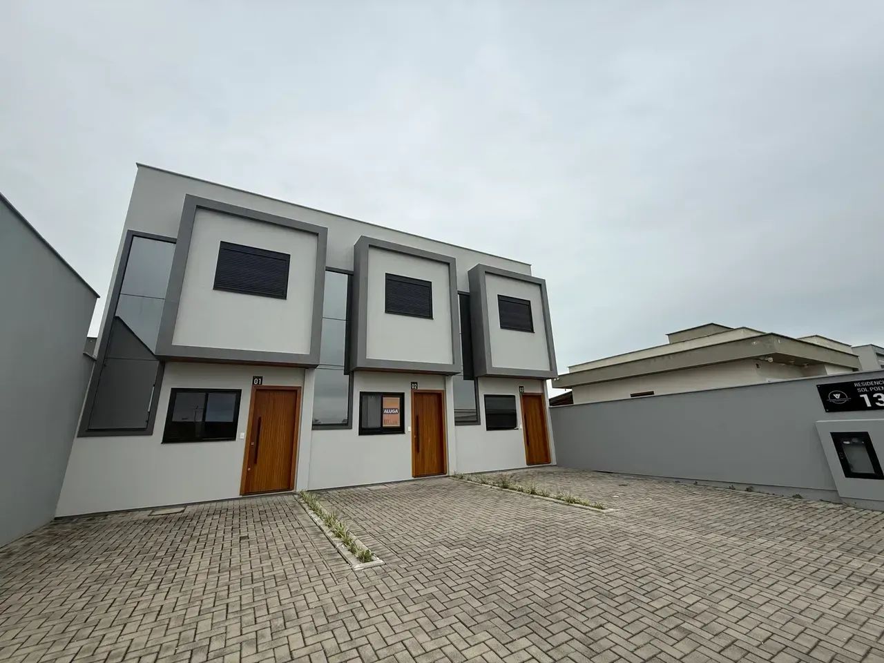 Casa Geminada Semimobiliada