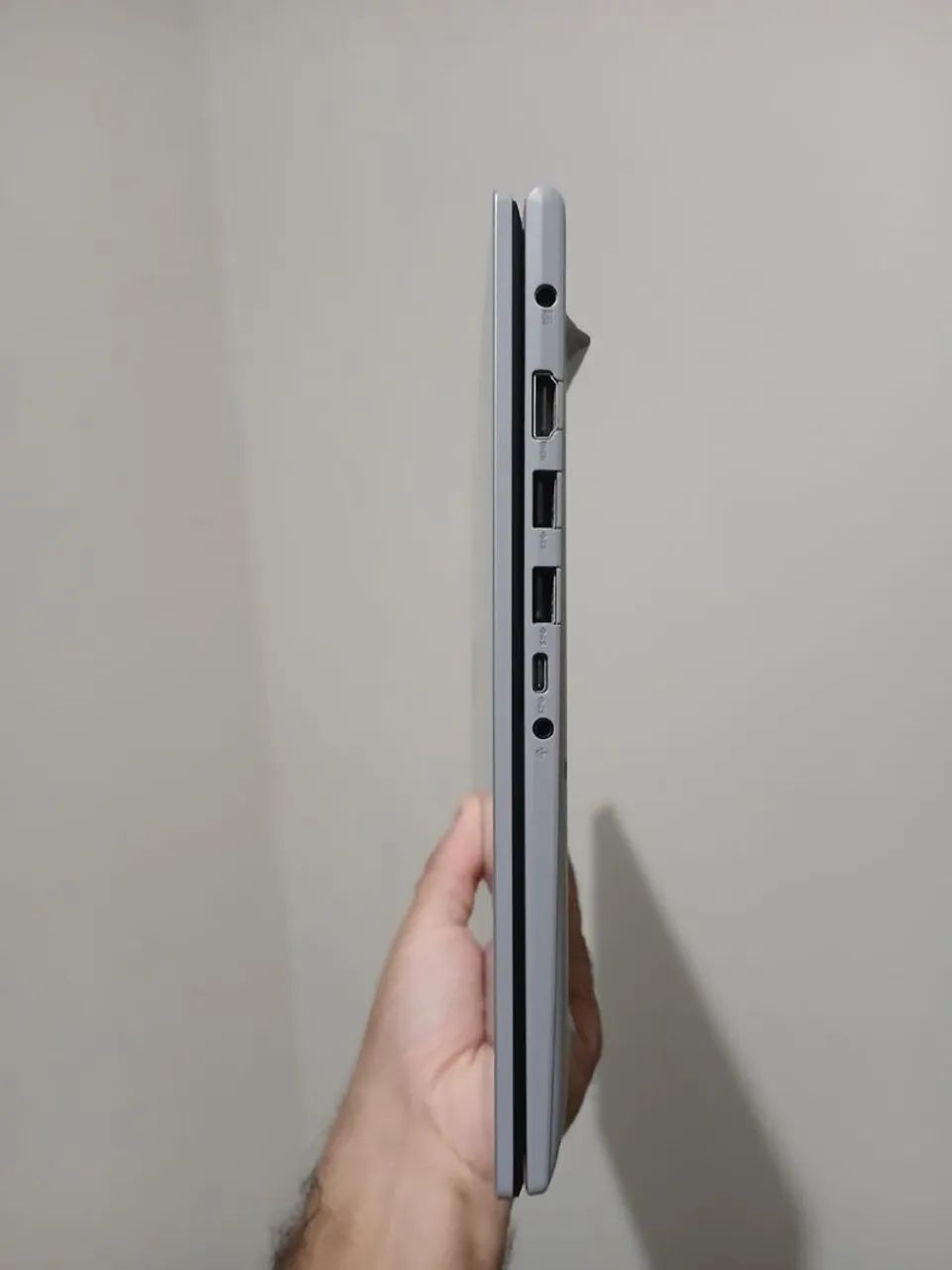 NOTEBOOK ASUS VIVOBOOK 256GB 8GB DE RAM CORE i5 máquina bem novinha com caixa e carregador - Foto 2