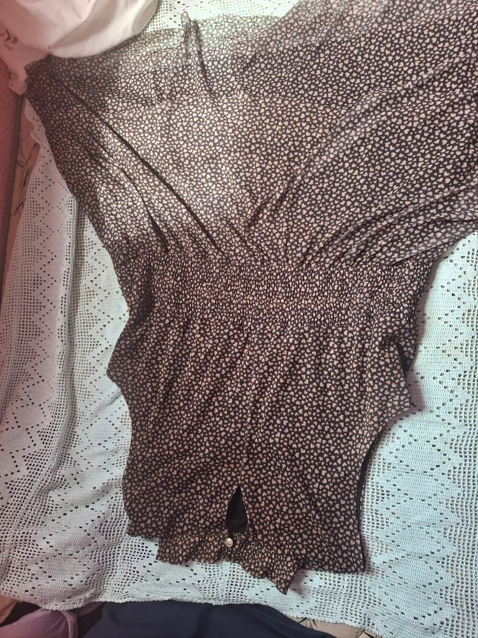 Vendo vestido com formato de corações pequenos. - Foto 3