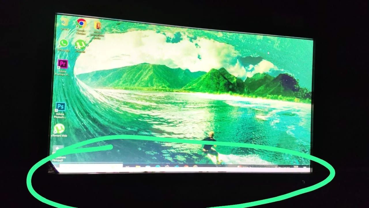 Monitor Acer HDMI 16 polegadas tela com pequeno defeito 