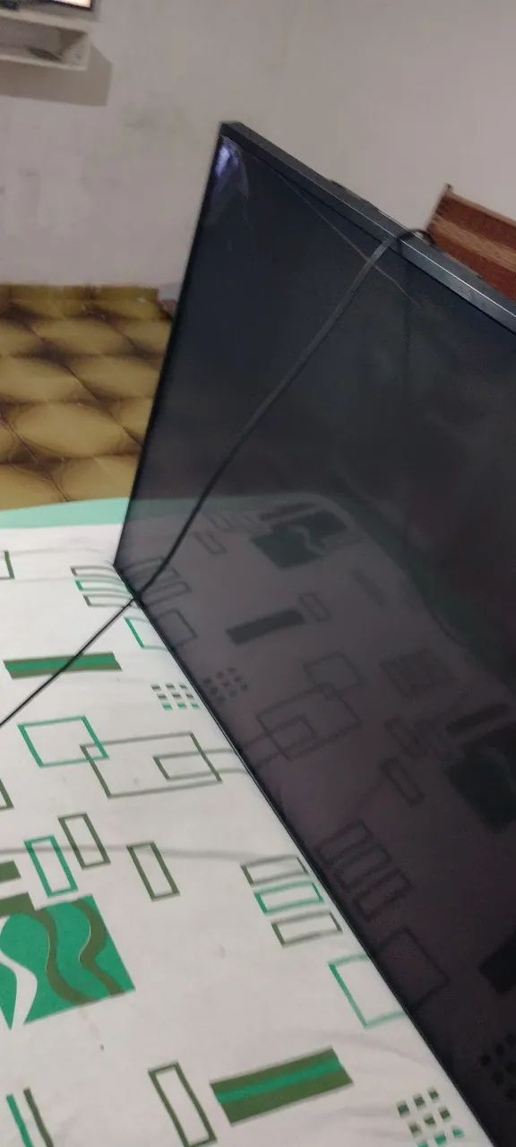 Vendo tv LG 55 polegadas com problema na tela