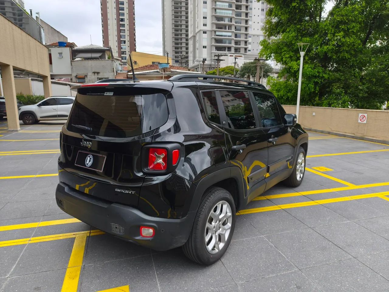Jeep Renegade Sport 1.8 4x2 Flex 16V Aut., foto 8 de 11