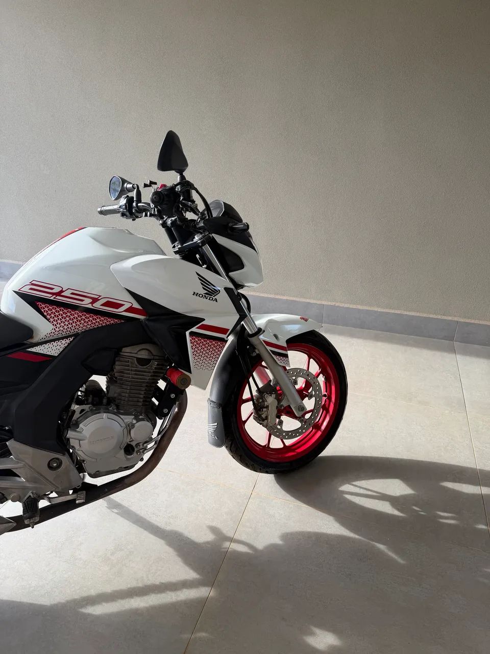 CB 250 - Foto 4