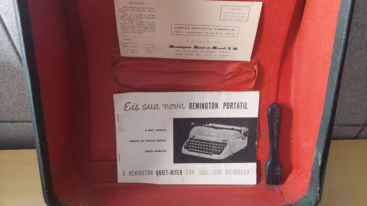 Máquina De Escrever Remington Quiet Riter Com Manual - Foto 5