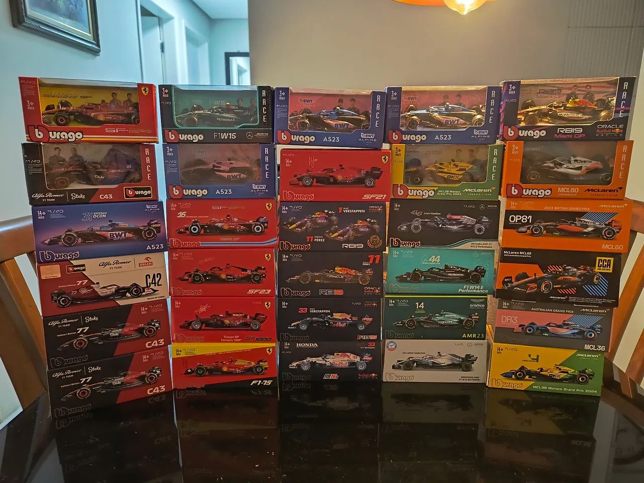 31 miniaturas Burago Fórmula 1 em escala 1/43 novas na caixa tops