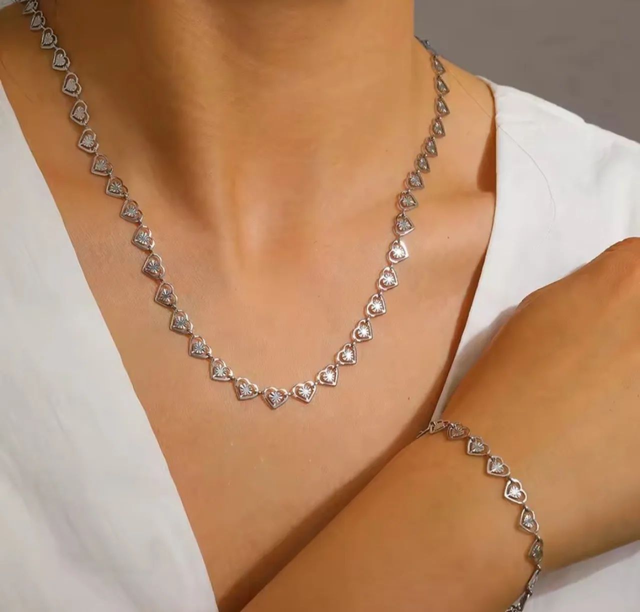 Colar e pulseira de coração em aço inoxidável  - Foto 2