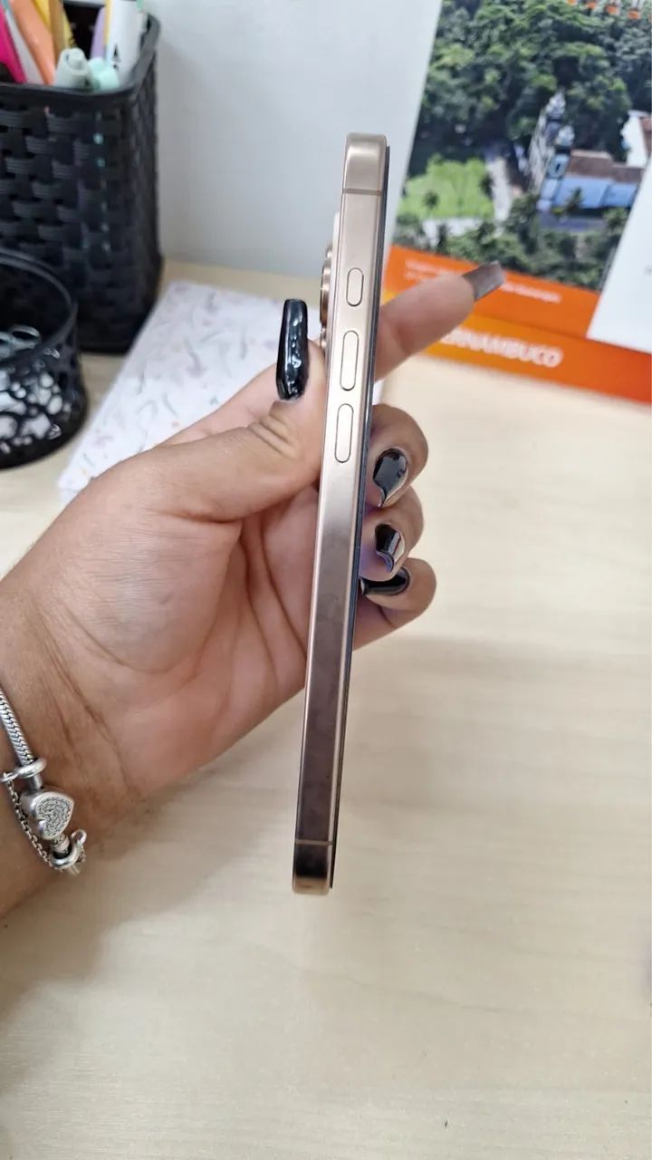 iPhone 16 Pro Max - Foto 2