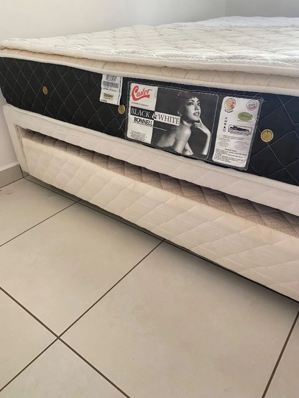 Cama box solteiro com cama auxiliar 
