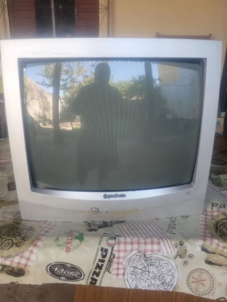 Tv de tubo 20 polegadas com conversor digital 