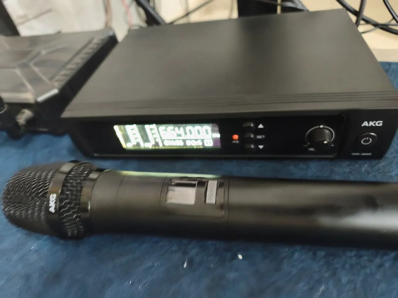 MICROFONE SEM FIL AKG PROFISSIONAL  - Foto 3