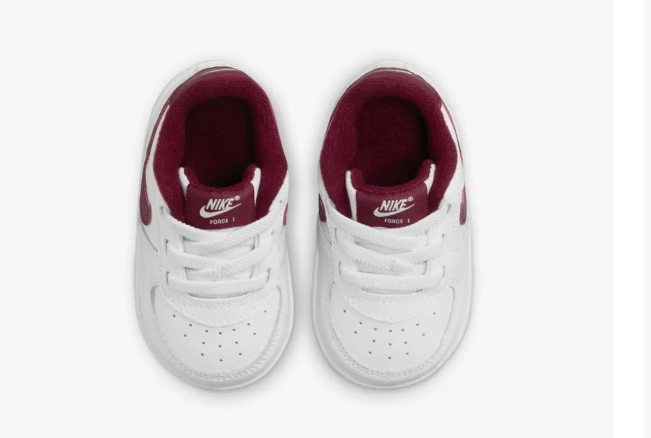 Tênis Nike tamanho 17.5 - Foto 2