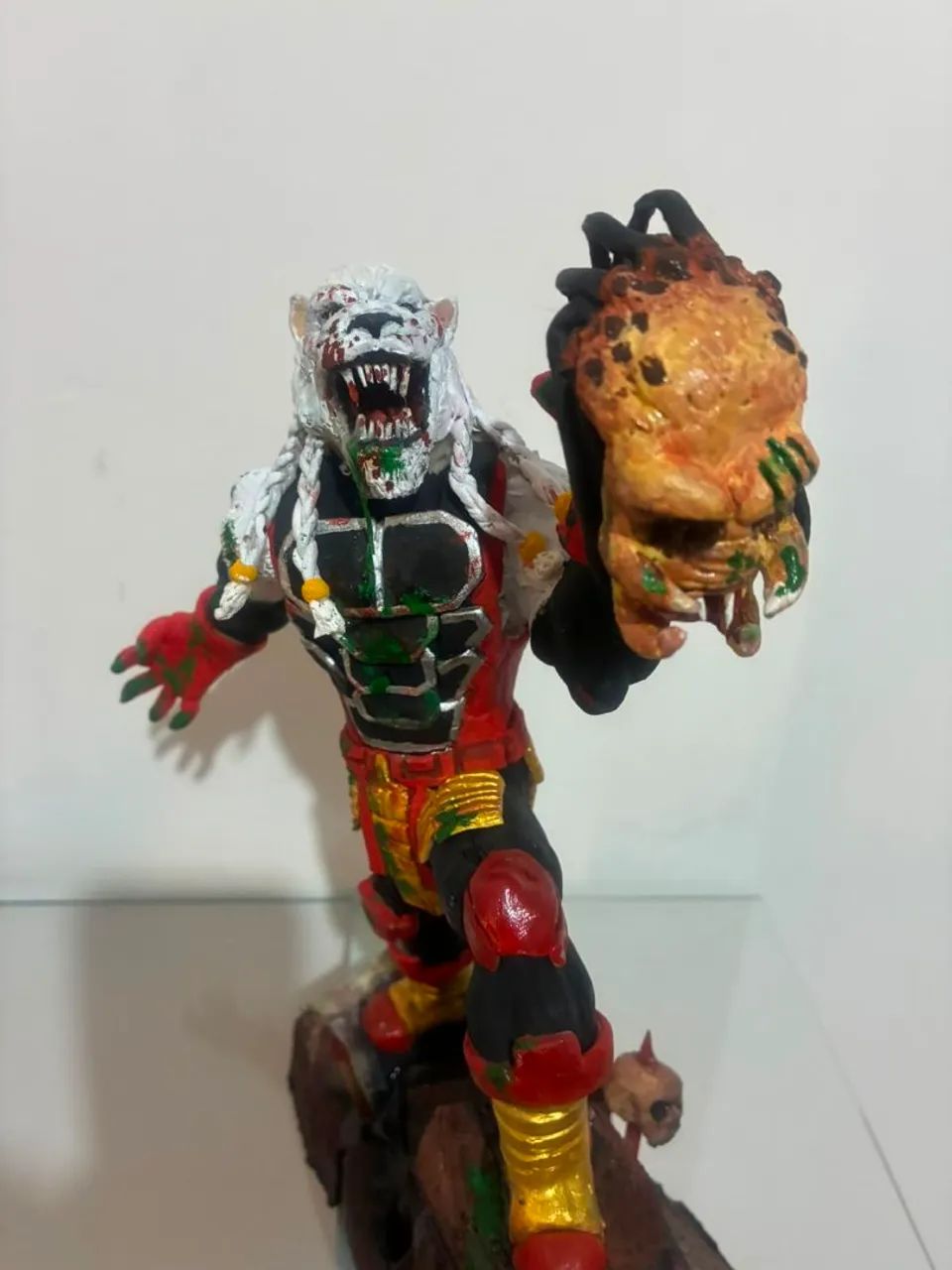 Escultura Battle beast_ invencível 25 cm