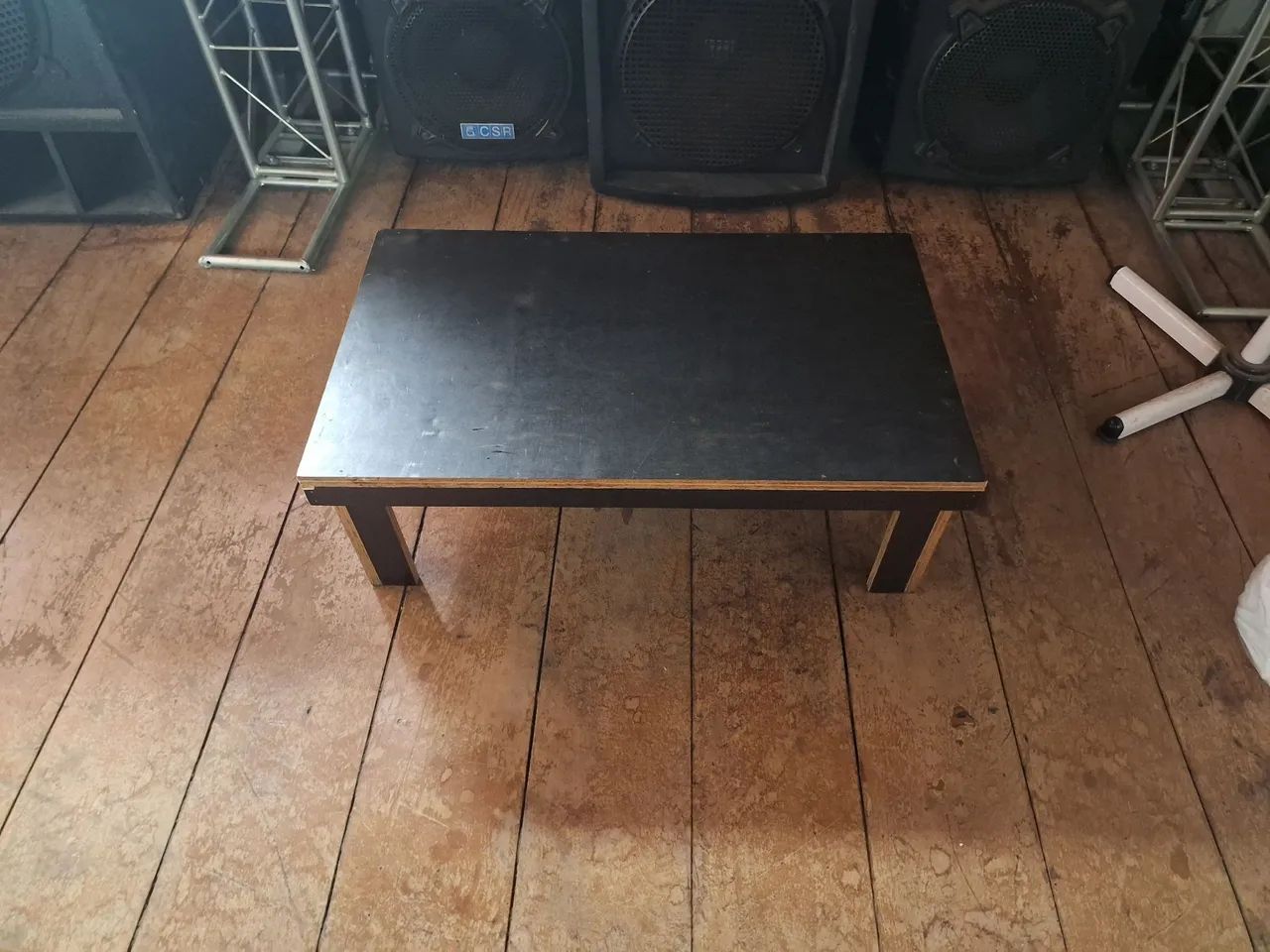 Mesa para colocar amplificador de guitarra 
