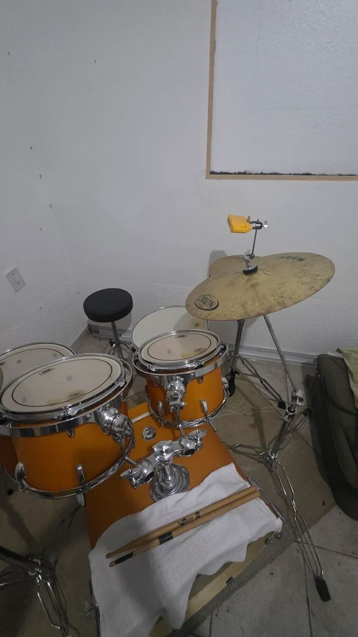 Bateria completa com pratos - Foto 2