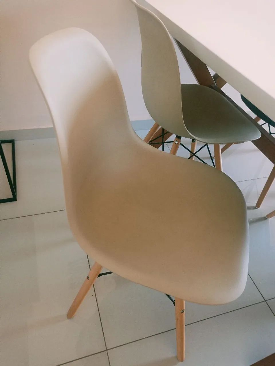 ? Mesa de jantar em laca branca + 4 cadeiras - Foto 4