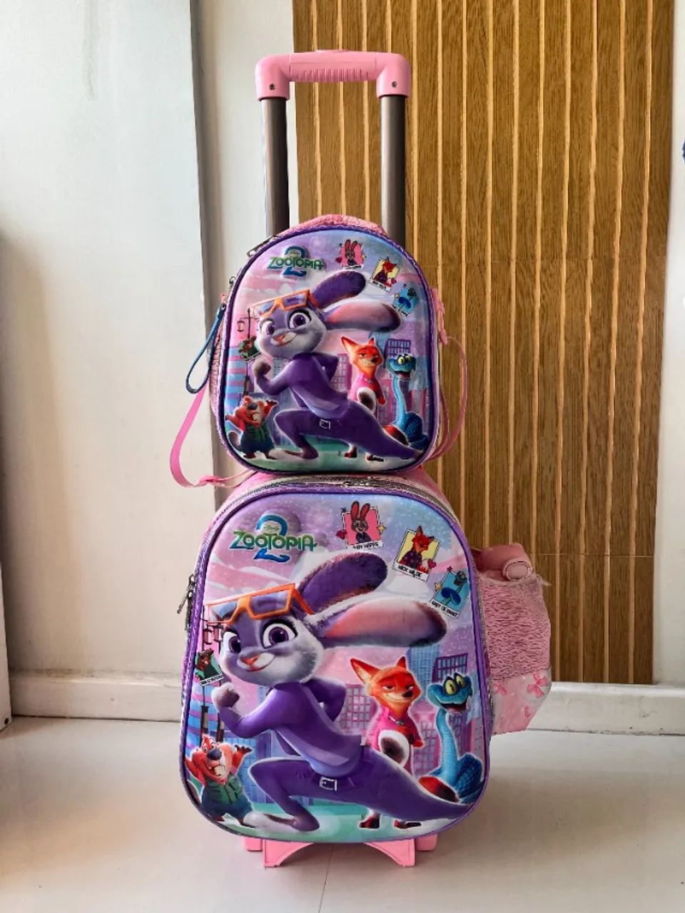 Mochila 3D com rodas - Foto 3