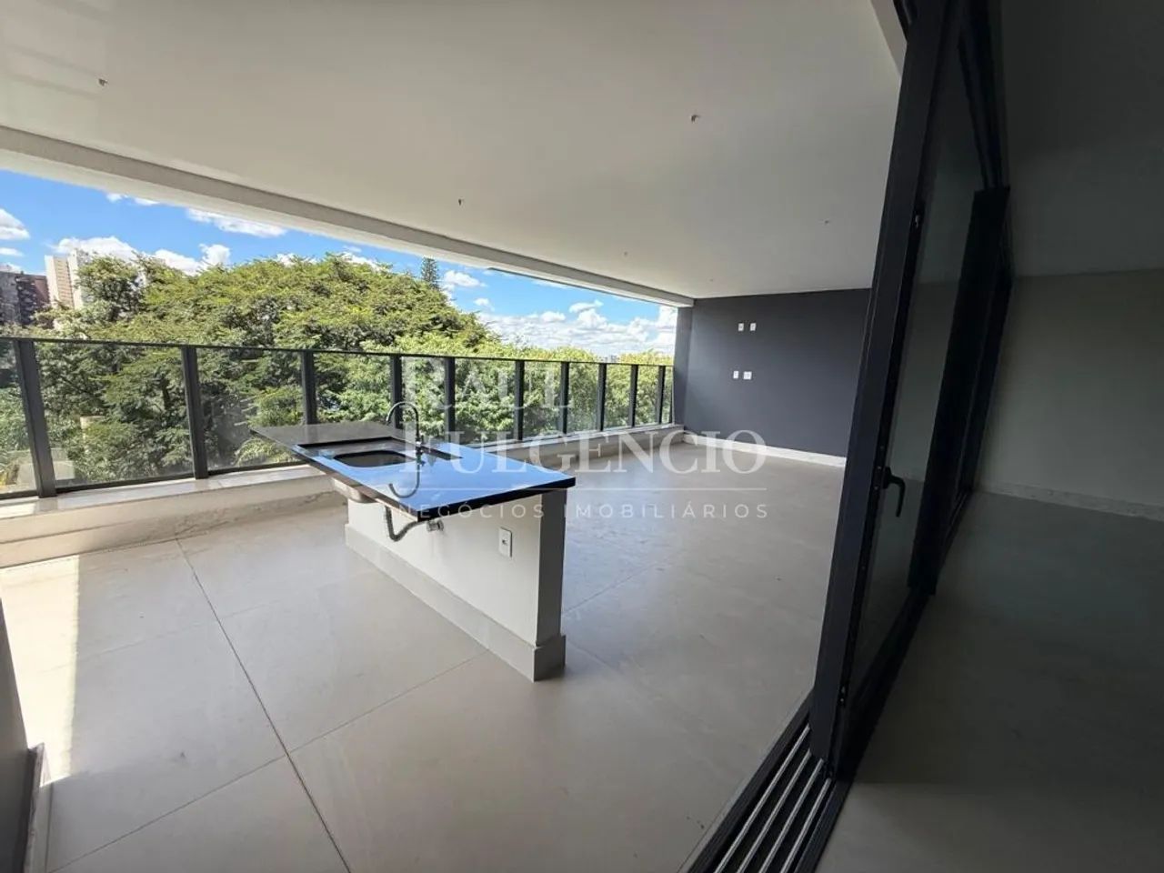 Ed. Wonder com 04 suítes em 283m² privativos